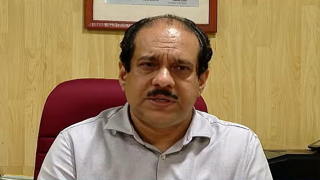 കശുവണ്ടി വികസന കോര്പ്പറേഷന് അഴിമതി: നിരുപാധികം മാപ്പപേക്ഷിച്ച് മുഹമ്മദ് ഹനീഷ്; കോടതി ഉത്തരവ് വായിക്കാൻ അറിയില്ലേയെന്ന് ഹൈക്കോടതി