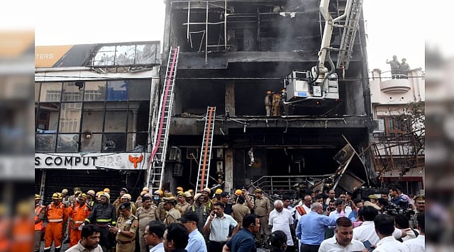 'പപ്പാ, ഇവിടെ തീപിടിച്ചു, എന്നെ രക്ഷിക്കൂ'...അവസാനമായി അവന്‍ ഫോണില്‍ പറഞ്ഞതങ്ങനെയാണ്; ലഖ്‌നൗ തീപിടിത്തത്തില്‍ കുട്ടികളെ രക്ഷിക്കാന്‍ വൈകിയെന്ന് ആരോപണം