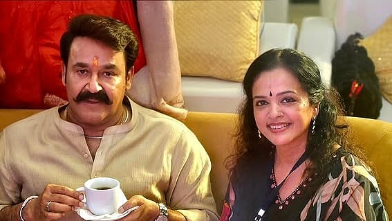 'എന്റെ ചേട്ടച്ചൻ മൊമന്റ്'; മോഹൻലാലിനൊപ്പമുള്ള ചിത്രങ്ങളുമായി വിന്ദുജ