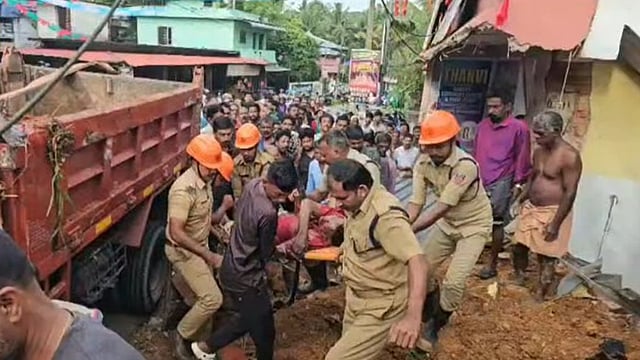 കൊട്ടാരക്കരയില് ടിപ്പര് ലോറി ബസ് സ്റ്റോപ്പിലേക്ക് പാഞ്ഞു കയറി; വിദ്യാർത്ഥികളുടെ മുകളിലേക്ക് മറിഞ്ഞു; 3 പേർക്ക് ദാരുണാന്ത്യം