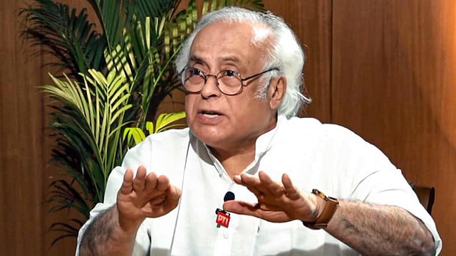 'ബിജെപി മൂന്നില് രണ്ട് ഭൂരിപക്ഷത്തിന് ശ്രമിക്കുന്നത് സംവരണം അവസാനിപ്പിക്കാന്, അമിത് ഷാ പ്രതിപക്ഷത്തെ ദുര്ബലമാക്കാന് ശ്രമിക്കുന്നു'