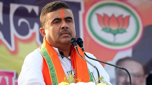 'ബംഗാളികള്‍ക്ക് എങ്ങനയാണ് മീനും ഇറച്ചിയും കഴിക്കാതിരിക്കാനാവുക?'; ദുര്‍ഗാ പൂജയ്ക്ക് മദ്യവില്‍പനയ്ക്ക് നിരോധനം, ഡിജെ പാര്‍ട്ടികള്‍ക്ക് വിലക്ക്