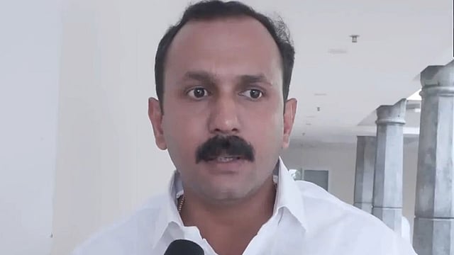 കരിമണല് ഖനനം: മുഖ്യമന്ത്രി നിയമസഭയെ തെറ്റിദ്ധരിപ്പിക്കുന്നുവെന്ന് ഷോണ് ജോര്ജ്