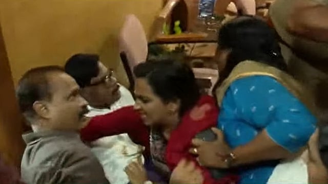 തിരുവനന്തപുരം നഗരസഭയിലെ കയ്യാങ്കളി: ഇരു വിഭാഗങ്ങള്‍ക്കുമെതിരെ കേസ്; മേയറും ഡെപ്യൂട്ടി മേയറും അടക്കം പ്രതികള്‍