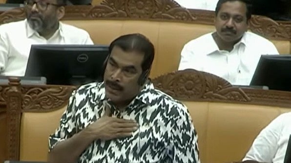 'നിങ്ങളല്ലേ ബാപ്പ; കുട്ടിയെ ഉണ്ടാക്കിയ ശേഷം ഞങ്ങളോട് അബോര്ഷന് ചെയ്യാന് പറയുന്നു'- വിഡിയോ