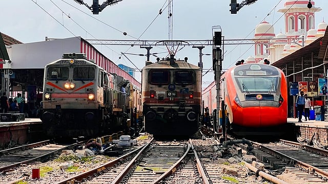 റെയിൽവേയിൽ 6,557 ടെക്നീഷ്യൻ ഒഴിവുകൾ; ഐടിഐ, ഡിപ്ലോമ, എൻജിനീയറിങ് യോഗ്യത