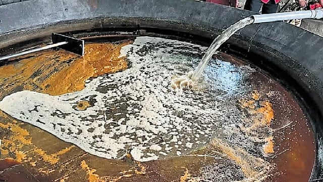 Marayur jaggery getting ready