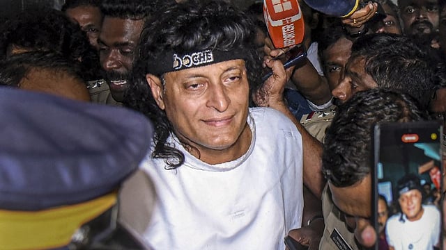 ഒത്തുതീര്പ്പായെന്ന് നടി കോടതിയില്; ബോബി ചെമ്മണൂരിനെതിരായ കേസില് തുടര് നടപടികള്ക്ക് സ്റ്റേ