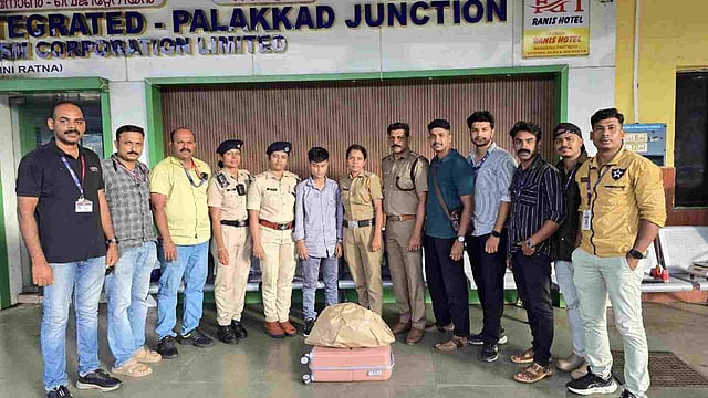 ആണ്വേഷം ധരിച്ച് ലഹരിക്കടത്ത്; ഒലവക്കോട് സ്റ്റേഷനില് അഞ്ച് കിലോ കഞ്ചാവുമായി അസം സ്വദേശിനി അറസ്റ്റില്