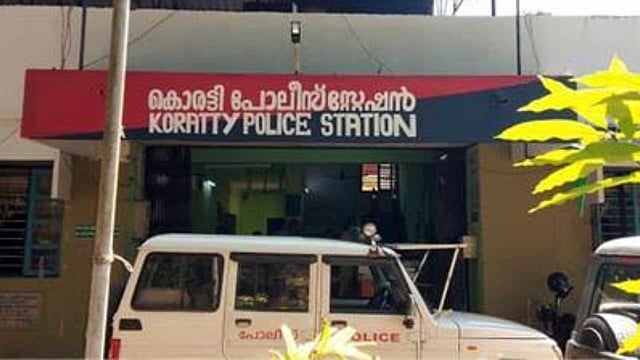 നടുറോഡില്‍ യുവാവിനെ മര്‍ദിച്ചു; കൊരട്ടി സ്റ്റേഷനിലെ പൊലീസ് ഉദ്യോഗസ്ഥന് സസ്‌പെന്‍ഷന്‍