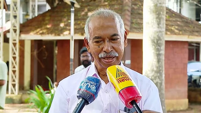 'ചെയ്ത തെറ്റ് എന്താണ്?, തെറ്റു ചൂണ്ടിക്കാണിക്കാതെ തിരുത്താന് കഴിയില്ലല്ലോ?'