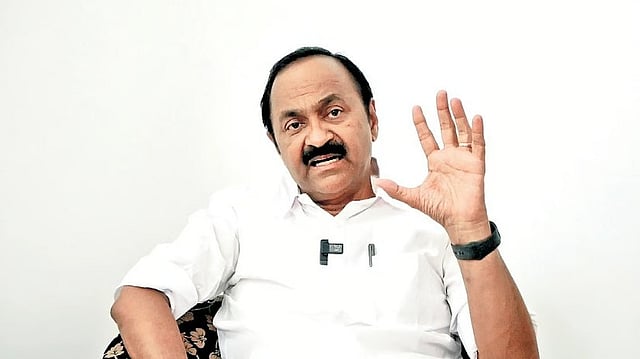 വിഡി സതീശന് അഗ്നിപരീക്ഷ; സര്‍ക്കാര്‍ തീരുമാനങ്ങള്‍ പരിശോധിക്കാന്‍ കോണ്‍ഗ്രസ്, ദീപാദാസ് മുന്‍ഷി ഇന്നെത്തും