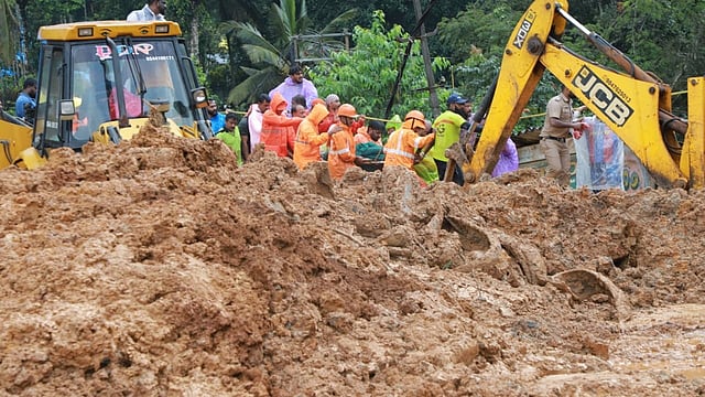 'മരിച്ചത് അന്യസംസ്ഥാന തൊഴിലാളികളാണെങ്കിലും അവരും മനുഷ്യരല്ലേ...'; കള്ളാടി ദുരന്തത്തിൽ കണ്ണീർ വാർത്ത് ചൂരൽമല അതിജീവിതർ
