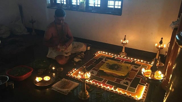 പരശുരാമൻ നിയോഗിച്ച ആറ് മാന്ത്രിക കുടുംബങ്ങളിലൊന്ന്; മന്ത്രവാദ പാരമ്പര്യത്തിന്റെ നേർക്കാഴ്ചയുമായി തൃശൂരിലെ 'കല്ലൂർ മന'