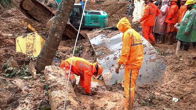 കള്ളാടിയിൽ ഇന്നും തിരച്ചിൽ തുടരും, കാണാമറയത്ത് രണ്ടുപേർ കൂടി; കൊങ്കൺ വിദഗ്ധ സംഘം ഇന്ന് വയനാട്ടിലെത്തും