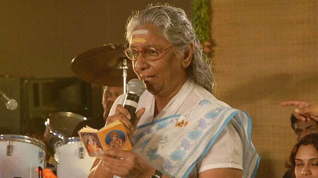 'ആ ശബ്ദത്തിന്റെ ഭക്തനാണ് ഞാന്, സ്വന്തം അമ്മയെ പോലെ'; ജാനകിയമ്മയെ അനുസ്മരിച്ച് പ്രമുഖര്