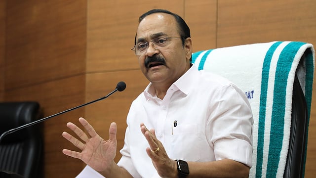 കോണ്ഗ്രസിന്റെ പോഷകസംഘടന നല്കുന്ന ലിസ്റ്റില് ഒപ്പിടാനല്ല ഇരിക്കുന്നത്; പ്ലീഡര് നിയമനത്തില് കെ എസ് യു യൂണിറ്റ് കമ്മിറ്റിക്ക് എന്തുകാര്യം?