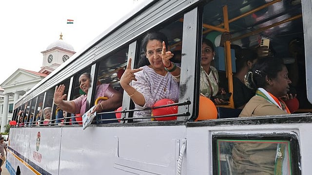 സുരക്ഷിതയാത്രയ്ക്കായി 'പാനിക് ബട്ടൺ'; ട്രാക്കിംഗ് ഉപകരണങ്ങൾ ഘടിപ്പിക്കാൻ ഒരുങ്ങി കെഎസ്ആർടിസി