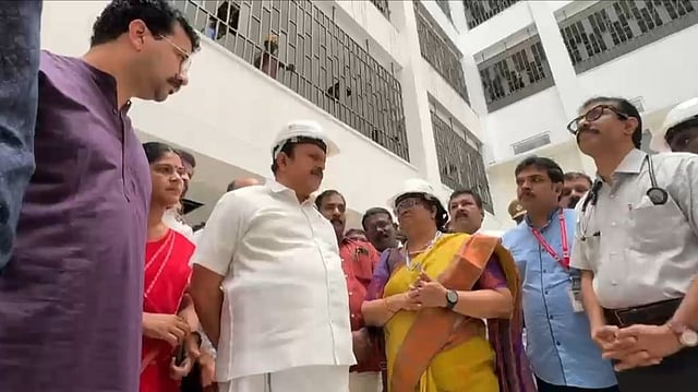 പാലക്കാട് ജില്ലാ ആശുപത്രി 2028-ഓടെ പൂർണ്ണസജ്ജമാക്കും; നവംബറോടെ പുതിയ കെട്ടിടം പൂർത്തിയാകുമെന്ന് മന്ത്രി 