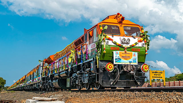 ഐടിഐ മതി! റെയിൽവേയിൽ കരിയർ തുടങ്ങാം; 6,777 ഒഴിവുകൾ