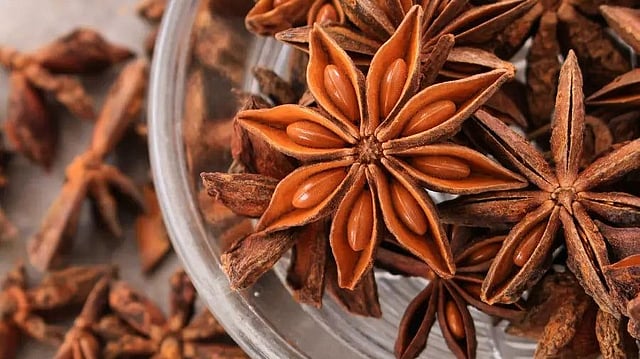 വെറും മണത്തിന് വേണ്ടി മാത്രമല്ല, തക്കോലം ബിരിയാണിയിലിടുന്നതിന് പിന്നിൽ...