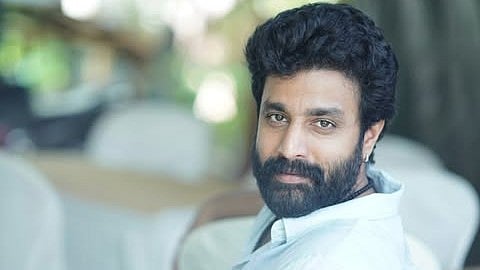 'എന്റെ തല ഇടിക്കണ്ടതായിരുന്നു, ഭാഗ്യത്തിനാണ് രക്ഷപ്പെട്ടത്; അല്ലെങ്കിൽ തട്ടി പോകണ്ടതായിരുന്നു'