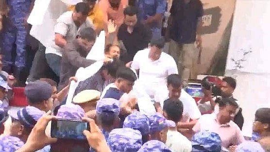 സോനം വാങ്ചുക്കിനെ അറസ്റ്റ് ചെയ്ത് ആശുപത്രിയിലേക്ക് മാറ്റി, ഡല്‍ഹി പൊലീസ് നീക്കം നിരാഹാര സമരം 20 ദിവസം പിന്നിട്ടപ്പോള്‍ 