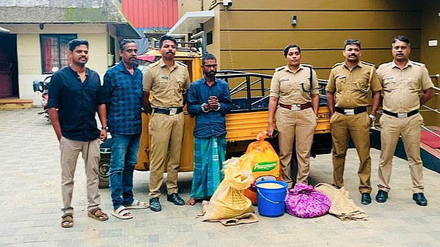 കറിക്കത്തി മുതല് അരി വരെ കവര്ന്ന് സ്കൂള് പാചകപ്പുര ഒന്നാകെ തൂക്കി; അസം സ്വദേശി അറസ്റ്റില്