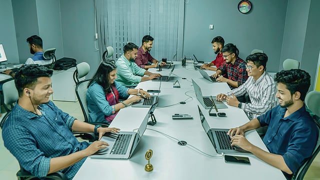 മാസ്റ്റേഴ്സ് യോഗ്യതയുണ്ടോ?, പട്ടികജാതി വകുപ്പിൽ 10 ഒഴിവുകൾ; സംവരണ വിഭാഗക്കാർക്ക് മുൻഗണന