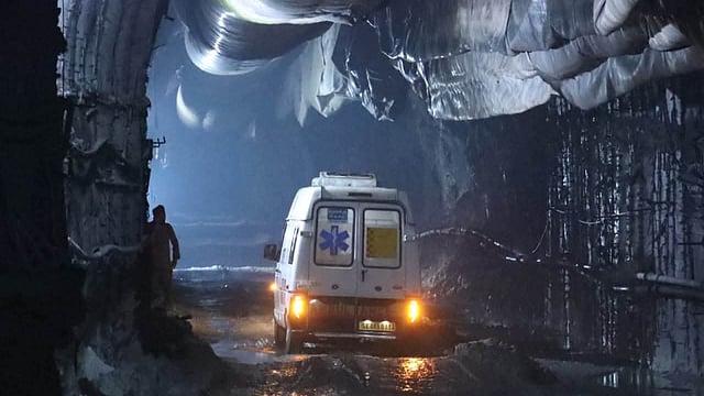 സിക്കിം തുരങ്ക ദുരന്തം; മരണം എട്ടായി; കാണാതായവരില് കോട്ടയം സ്വദേശിയും; രക്ഷാപ്രവര്ത്തനത്തിന് തടസമായി മഴ