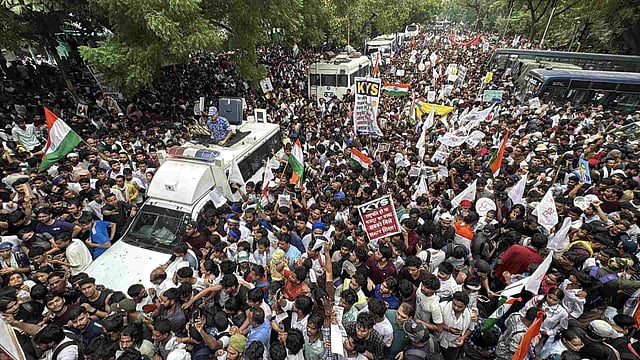'ധര്മേന്ദ്ര പ്രധാന്റെ രാജി ആവശ്യത്തില് നിന്ന് പിന്നോട്ടില്ല'; സിജെപിയും കേന്ദ്രവുമായി കോണ്സ്റ്റിറ്റ്യൂഷന് ക്ലബ്ബില് ഇന്ന് ചര്ച്ച