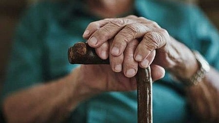 മൂന്ന് മാസം കൂടുമ്പോള്‍ 1.23 ലക്ഷം രൂപ 'പെന്‍ഷന്‍'; സീനിയര്‍ സിറ്റിസണ്‍സ് സേവിങ്‌സ് സ്‌കീമില്‍ ഇങ്ങനെ നിക്ഷേപിക്കൂ! 