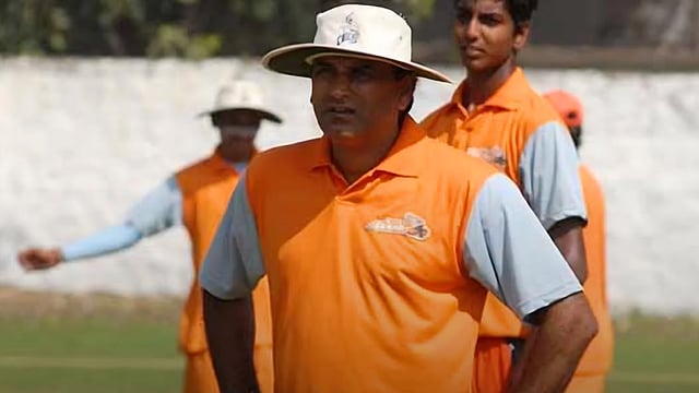 വ്യാജ കരാർ കാണിച്ച് ലക്ഷങ്ങൾ തട്ടി; മുൻ ഇന്ത്യൻ ക്രിക്കറ്റ് താരം വെട്ടിൽ; എഫ്ഐആർ