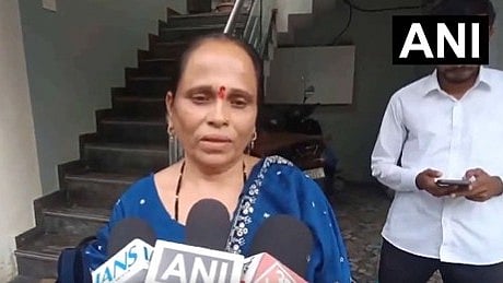 'പുലര്ച്ചെ വരെ ഉറങ്ങാതിരിക്കും, മകനെയോര്ത്ത് അഭിമാനം';വികാരാധീനയായി അഭിജിത് ദീപ്കെയുടെ അമ്മ