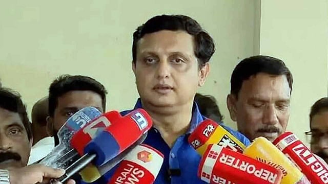 വൈദ്യുതി പ്രതിസന്ധി സര്ക്കാരിന്റെ 'വിസ്മയം'; വകുപ്പ് മന്ത്രി കോണ്ഗ്രസിലെ തമ്മിലടി തീര്ക്കുന്ന തിരക്കിലെന്നും മുഹമ്മദ് റിയാസ്