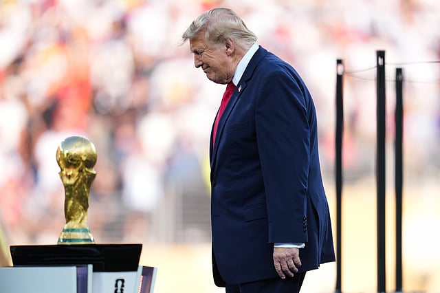 ഡൊണാൾഡ് ട്രംപിന്റെ ഫൗളുകൾ:
2026 ഫുട്ബോൾ ലോകകപ്പ് ഒരു ജനാധിപത്യ വിലയിരുത്തൽ