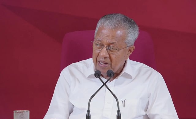 പിന്മാറാന് തടസമില്ലെന്ന് കേന്ദ്രം അറിയിച്ചിട്ടും പിഎം ശ്രീ നടപ്പാക്കാന് എന്താണിത്ര വാശി; പിണറായി വിജയന്