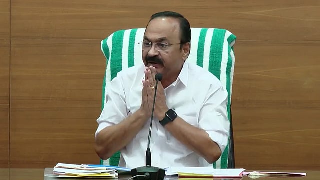 'സല്ക്കാരമല്ല, അന്ന് വൈകീട്ട് മൂന്നുമണിക്കാണ് ഭക്ഷണം കഴിച്ചത്; അത്ര വലിയ തെറ്റാണെന്ന് അറിയില്ലായിരുന്നു'
