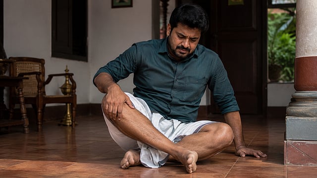 തറയിൽ ചമ്രംപടിഞ്ഞിരിക്കാൻ ബുദ്ധിമുട്ടുന്നുണ്ടോ? പ്രായമല്ല കാരണം, ദിനചര്യയിൽ വരുത്തേണ്ട മാറ്റങ്ങൾ
