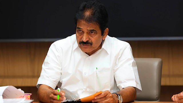 മുഖ്യമന്ത്രിയുടെ ശൈലിയെ വിമര്ശിക്കുന്നത് ആരാ... പിണറായിയല്ലേ?; പരിഹസിച്ച് കെ സി വേണുഗോപാല്