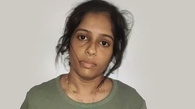 'ഞാനൊരു അധ്യാപിക, ബാങ്ക് അക്കൗണ്ടുകള് മൈനസ്, എംഡിഎംഎ ഇടപാടുമായി ബന്ധമില്ല'; കീര്ത്തനയെ കസ്റ്റഡിയില് വിട്ടു
