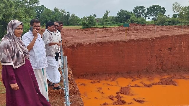 മുടക്കോഴിമലയിലെ ചെങ്കൽ കുഴികളിൽ വെള്ളക്കെട്ട്; പൂർവ്വസ്ഥിതിയിലാക്കാൻ പഞ്ചായത്തും വില്ലേജും നിർദ്ദേശം നൽകി