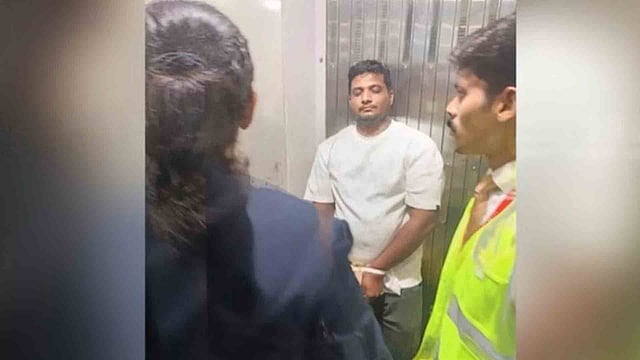വിമാനത്തില്‍ മലയാളി യുവാവിന്റെ പരാക്രമം, ആകാശത്തുവെച്ച് എമര്‍ജന്‍സി വാതില്‍ തുറക്കാന്‍ ശ്രമം, കീഴ്‌പ്പെടുത്തി സഹയാത്രികര്‍
