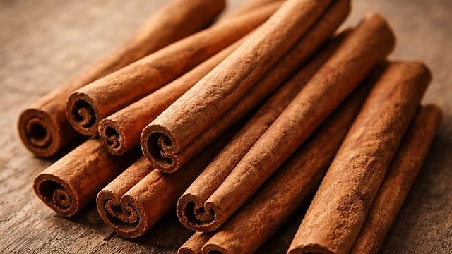 കുടവയറു കുറയ്ക്കാൻ കറുവപ്പട്ട സഹായിക്കുമോ? അത്ര സിംപിൾ അല്ല കാര്യം