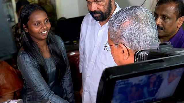 'അപ്പോ കുട്ടിയ്ക്ക് ചിരിക്കാന്‍ അറിയാം; സര്‍ക്കാര്‍ ജോലി തരപ്പെടുത്താനുള്ള തത്രപ്പാട്';  മുഖ്യമന്ത്രിയെ വിമര്‍ശിച്ചതിന് പിന്നാലെ സൈബര്‍ ആക്രമണം