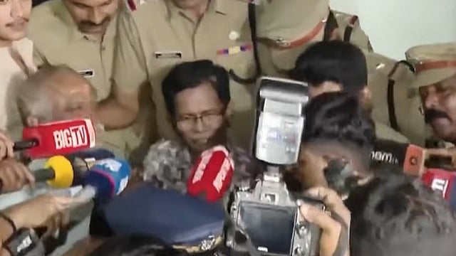 കലാപ ആഹ്വാനമുൾപ്പെടെ 4 കുറ്റങ്ങൾ; അറസ്റ്റ് രേഖപ്പെടുത്തി, ടിജി മോഹൻദാസിനെ ഇന്ന് കോടതിയിൽ ഹാജരാക്കും