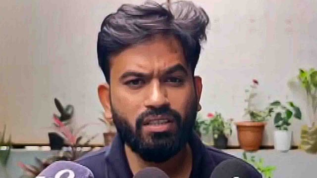 സിജെപി യോഗം തടയാന്‍ ശ്രമം, ഹാള്‍ നല്‍കിയാല്‍ തല കീഴായി കെട്ടിത്തൂക്കുമെന്ന് ഭീഷണി; ബിജെപിക്കെതിരെ അഭിജിത് ദീപ്‌കെ ( വീഡിയോ )