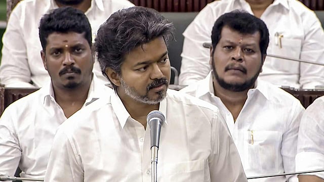 'ലോക്സഭാ സീറ്റുകള് 543 ആയി സ്ഥിരപ്പെടുത്തണം, 2029ല് 33% വനിത സംവരണം'; തമിഴ്നാട് നിയമസഭയില് പ്രമേയം അവതരിപ്പിച്ച് വിജയ്