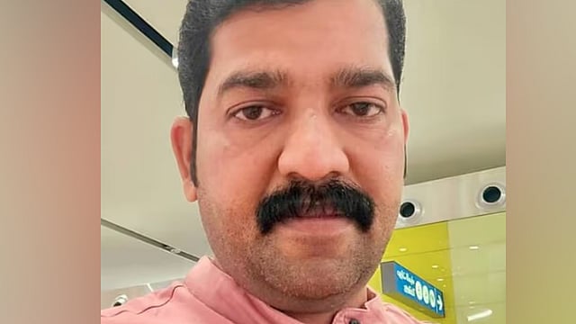 ഓണം ആഘോഷിക്കാന്‍ നാട്ടിലേക്ക് മടങ്ങി; വിമാനത്താവളത്തില്‍ പ്രവാസി കുഴഞ്ഞുവീണ് മരിച്ചു