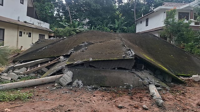 കൂറ്റനാട് നിർമാണത്തിലിരുന്ന വീട് തകർന്നുവീണു; രാത്രിയായതിനാൽ ഒഴിവായത് വൻ ദുരന്തം